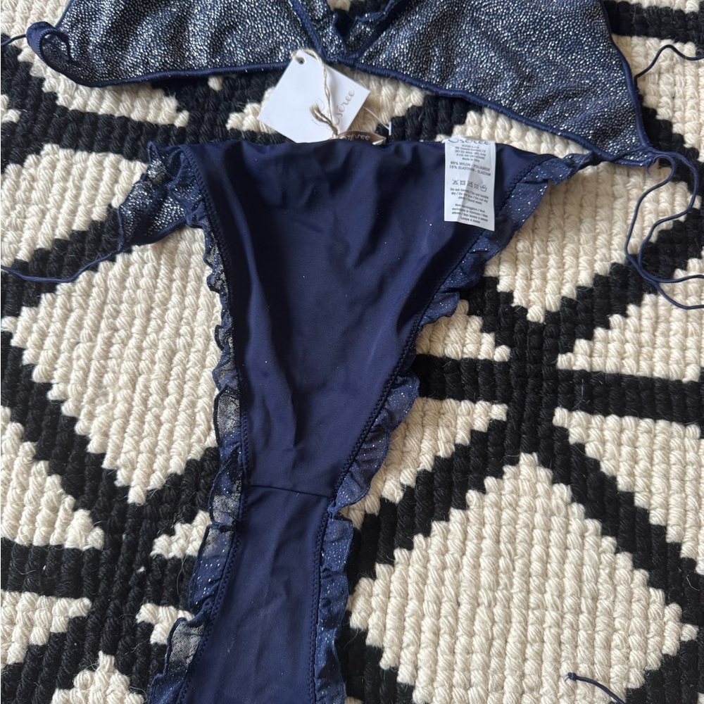 Oseree Navy Ruffle Bikini Set - Picture 8 of 11